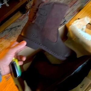 Choc brown size 10 uggs